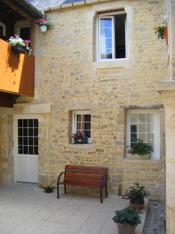 Chambre D'Hotes Logis De Saint Jean Bayeux Exterior photo